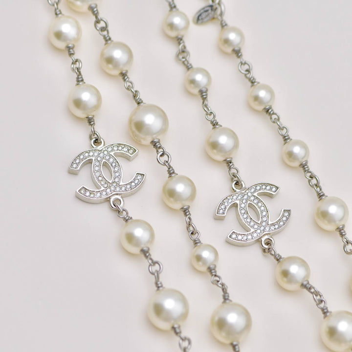 Preowned Chanel CC Faux Pearl Sautoir Necklace with Five Logos