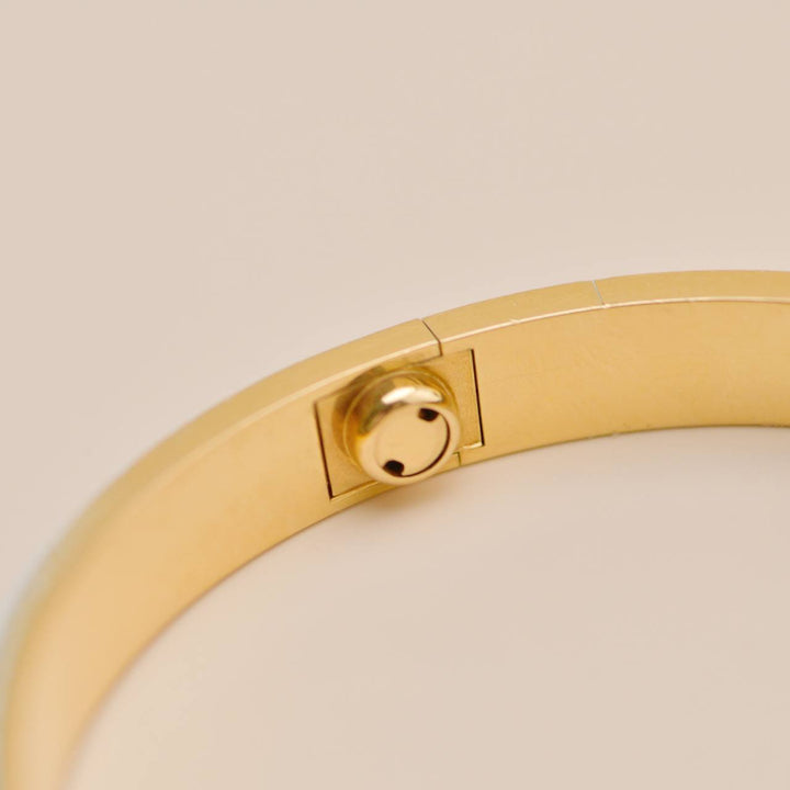 Cartier Love Bracelet Classic Model 18K Yellow Gold Size 17