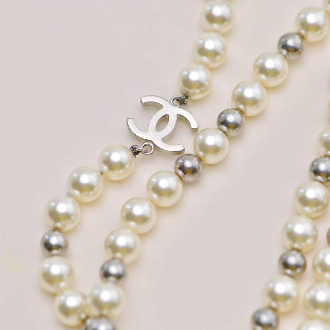 Second Hand Chanel CC Sautoir Faux Pearl Long Chain Necklace