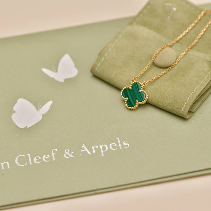 Preowned Authentic Van Cleef & Arpels Vintage Alhambra Malachite Necklace 18K Yellow Gold