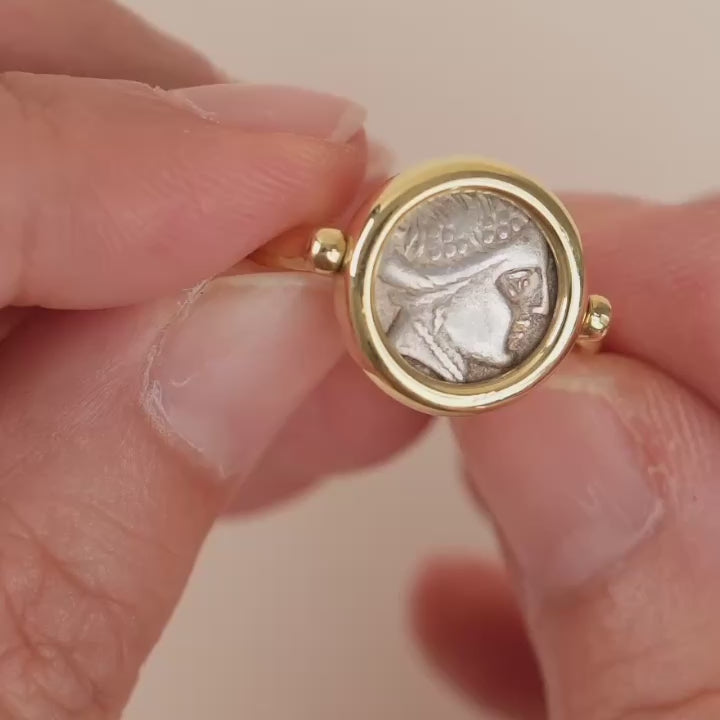 Second Hand Authentic Bvlgari Vintage Monete Reversible Coin Swivel Ring 18K Yellow Gold