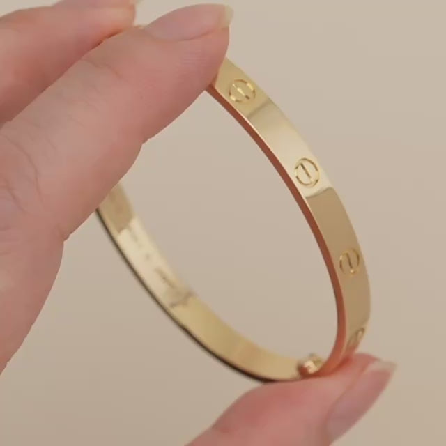Second hand Cartier Love Bracelet Classic Model 18K Yellow Gold Size 18