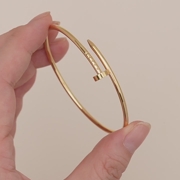 Full Set Authentic Second Hand Cartier Juste un Clou small model bracelet 18K yellow gold size 18