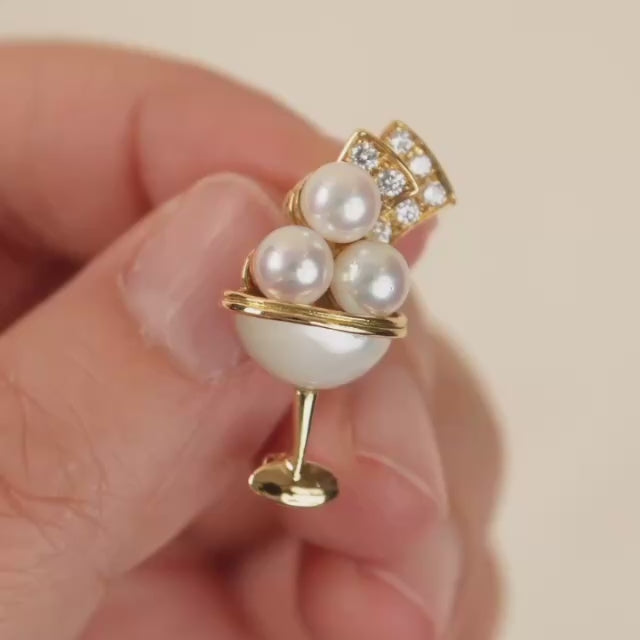 Second Hand Van Cleef & Arpels Diamond Mother of Pearl Brooch 18K Yellow Gold