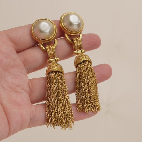 CHANEL Vintage 1994 Gold Pearl Fringe Tassel Dangle Clip-On Earrings 