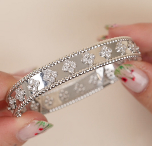 Second Hand Van Cleef & Arpels Perlée Clovers Bracelet Diamond 18K White Gold Size M