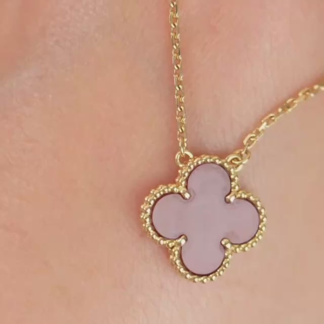 Second Hand Authentic Van Cleef & Arpels Vintage Alhambra Carnelian Pendant 18K Yellow Gold
