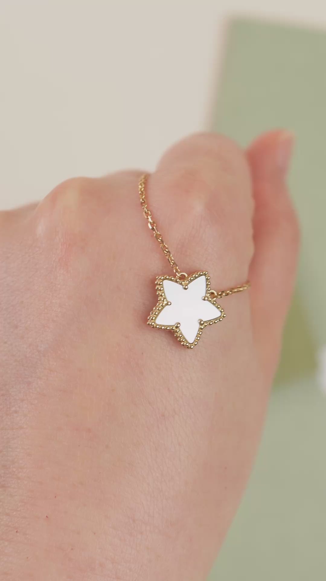 Preloved Authentic VCA Alhambra 2008 Holiday Necklace 