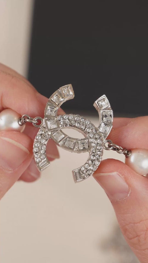 chanel cc logo necklace