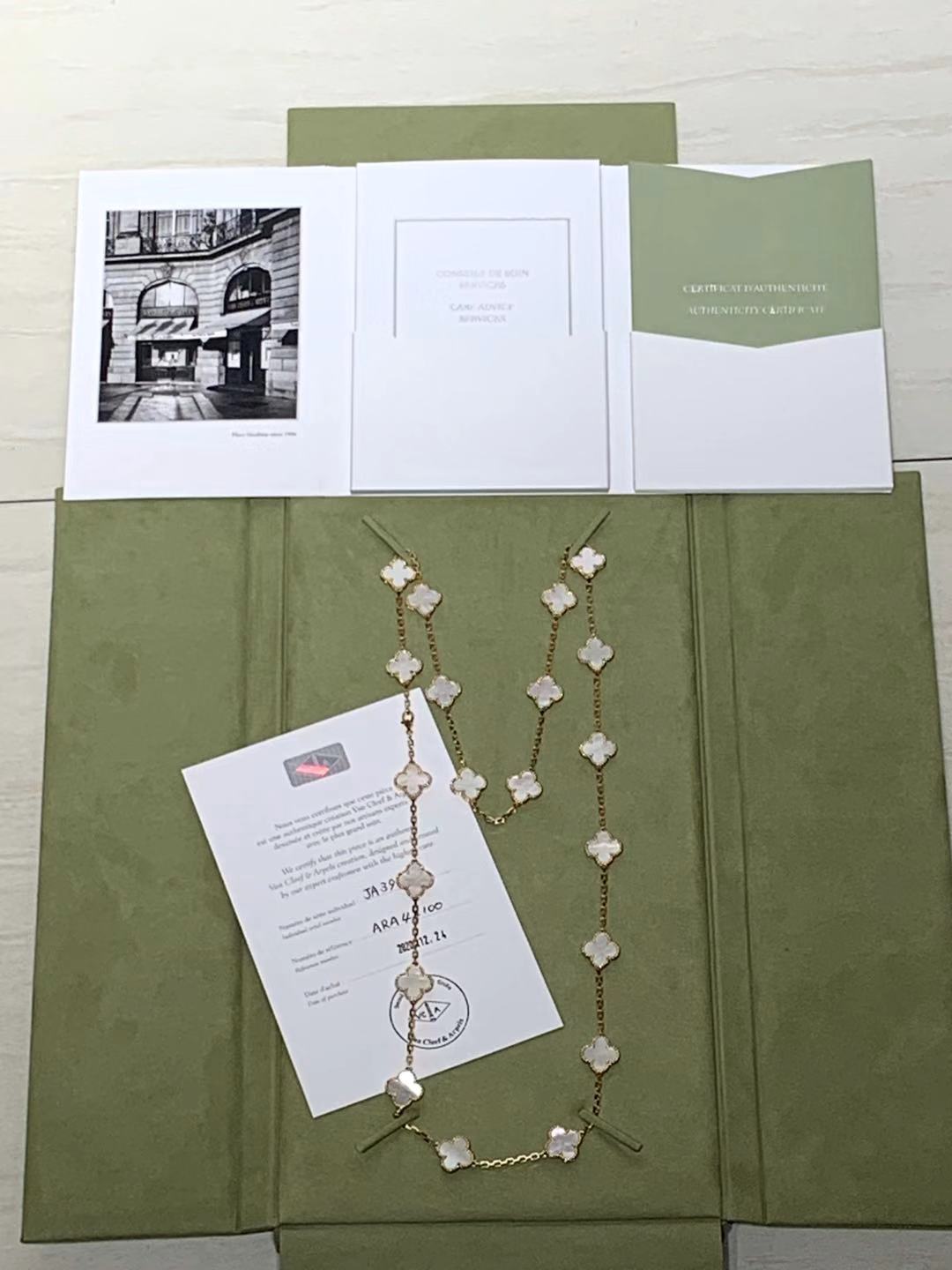 VAN CLEEF & ARPELS Vintage Alhambra 20 Motifs Mother Of Pearl Long Necklace
