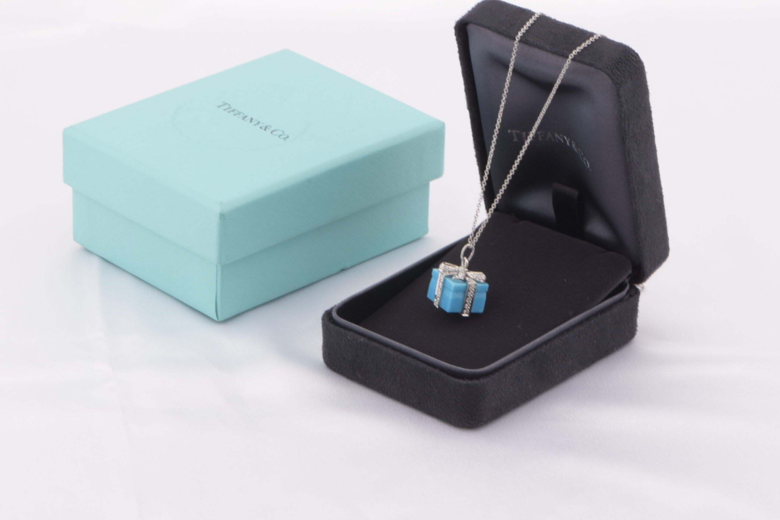 Tiffany gift 2024 box necklace