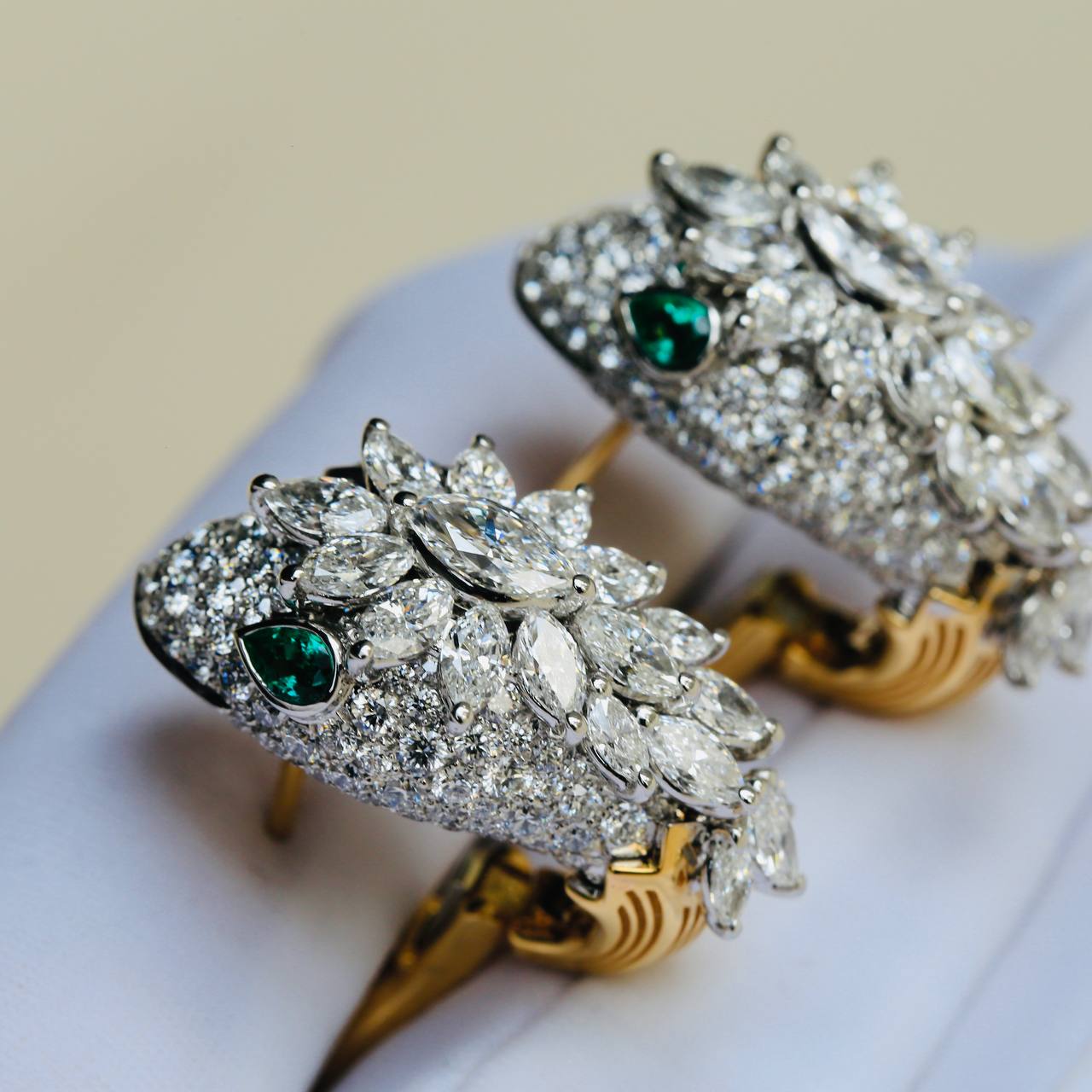 Pre owned emerald deals earrings