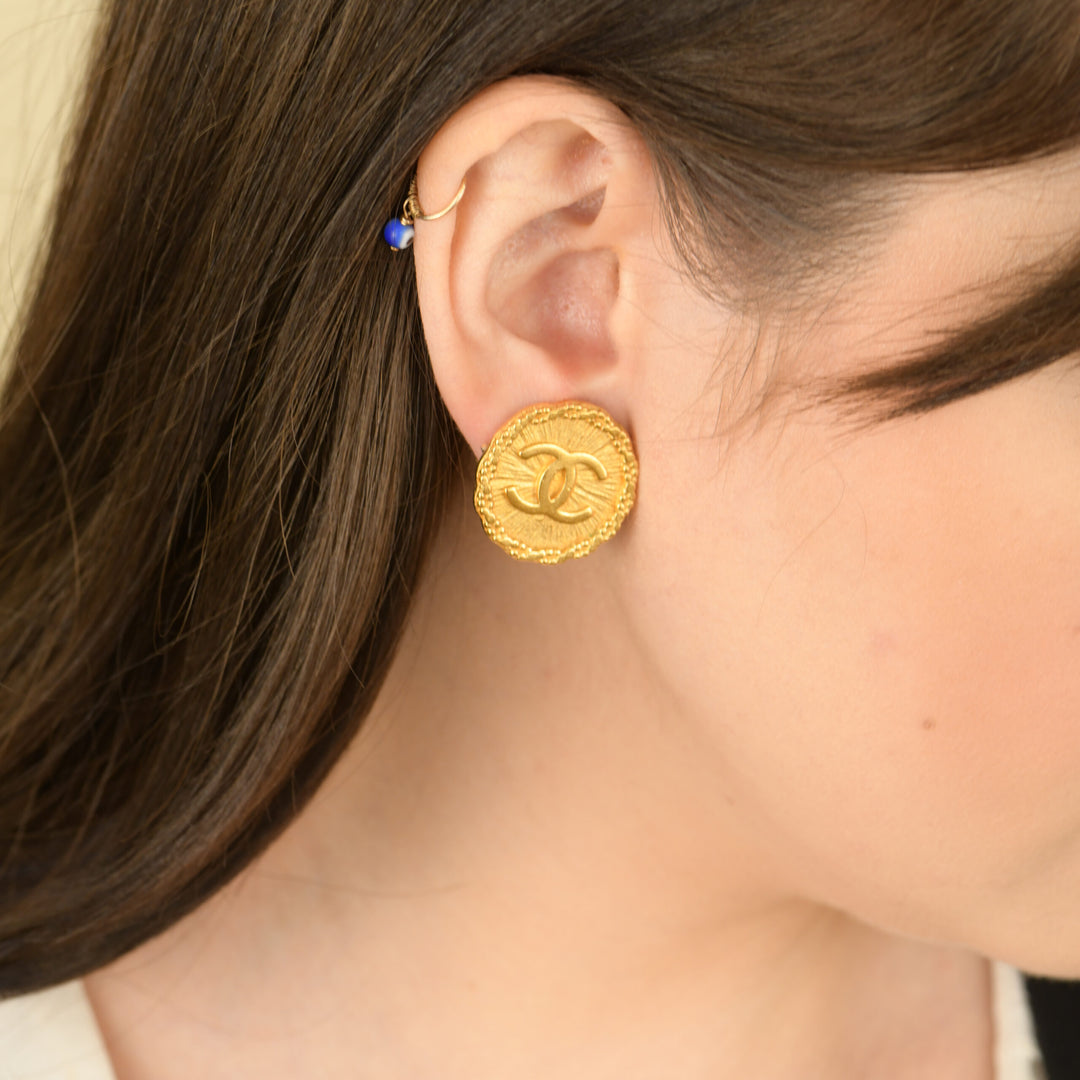 Vintage Gold Textured Coin Clip-On Chanel Earrings – Dandelion Antiques