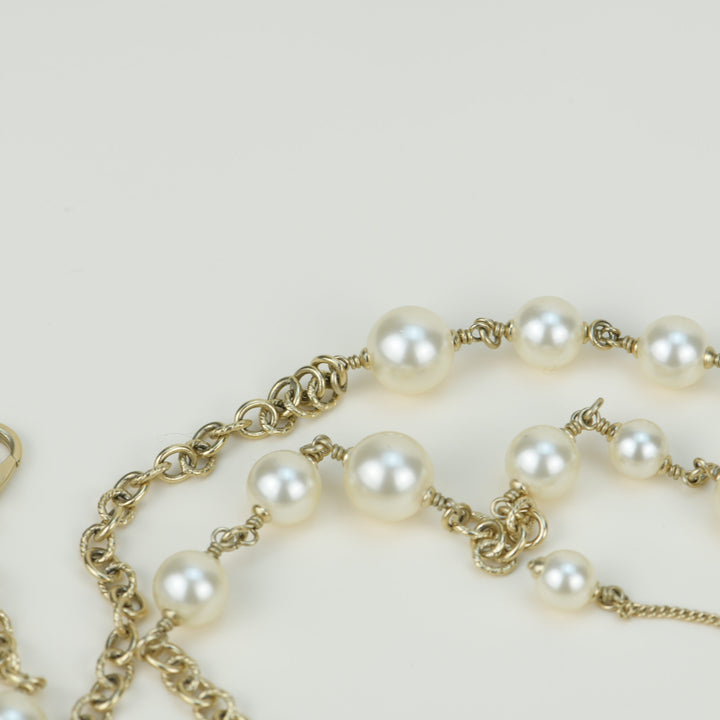 Chanel CC Logo White Pearl Long Necklace detail photo