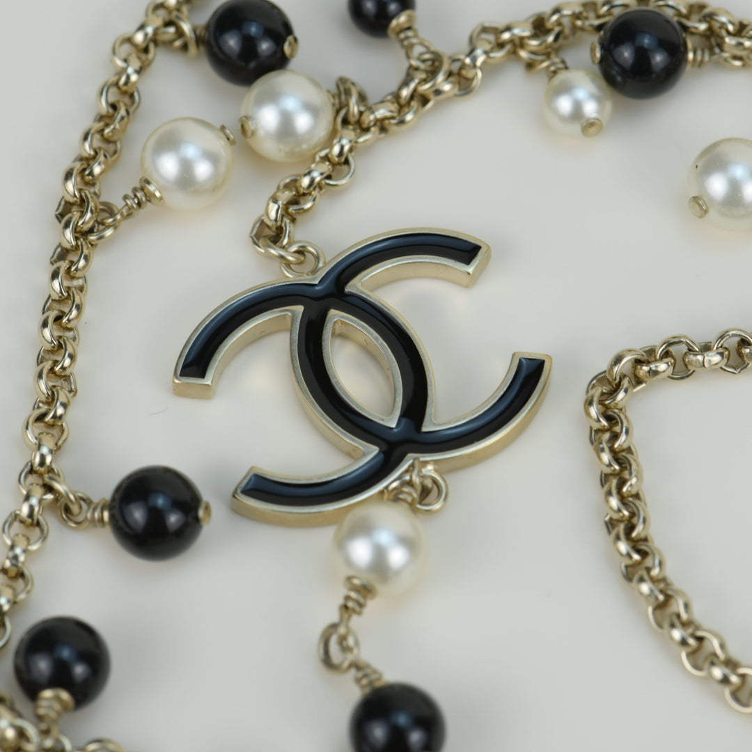 Chanel CC Limited Edition Enamel Coco Mademoiselle Pearl Necklace logo detail