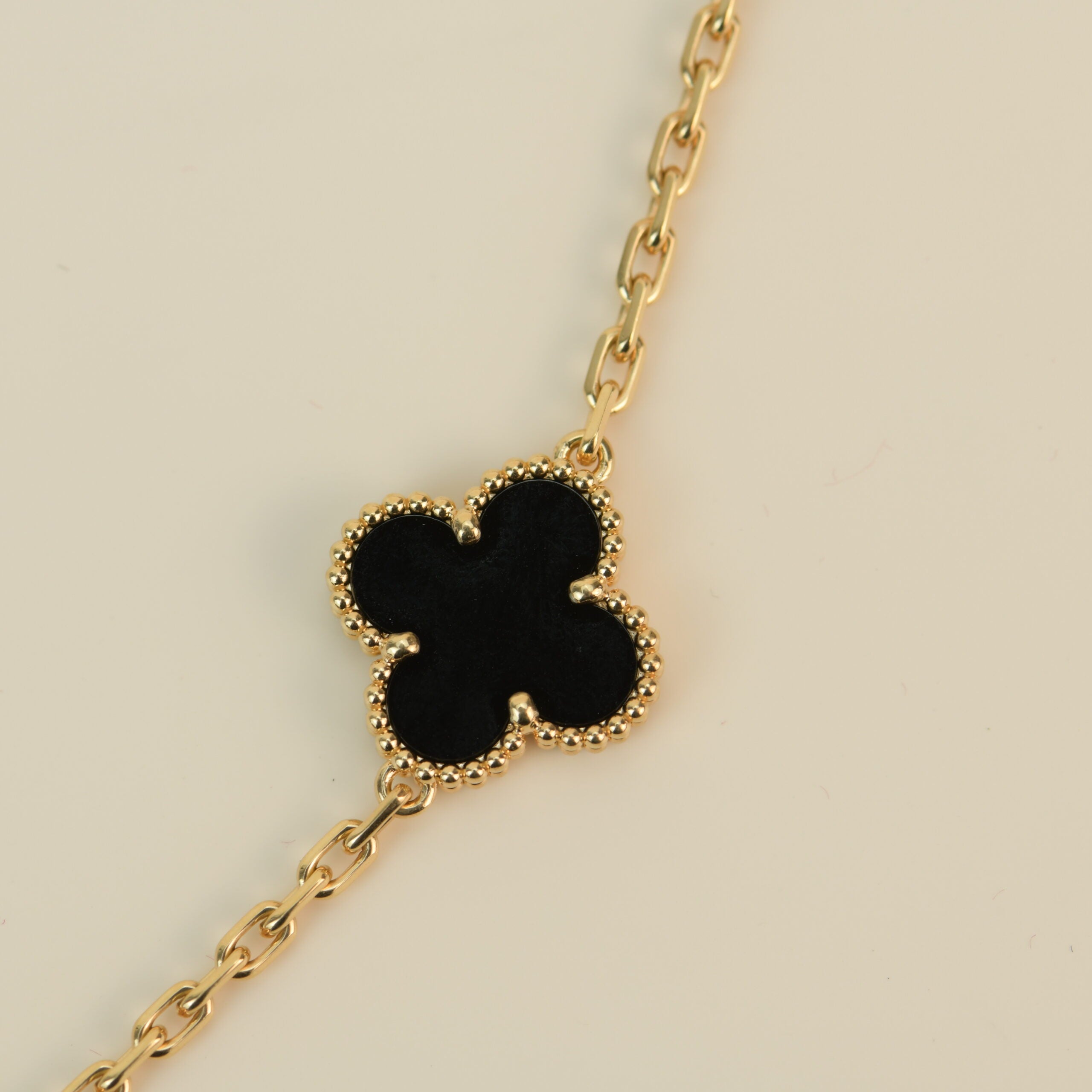 Van cleef and on sale arpels black necklace