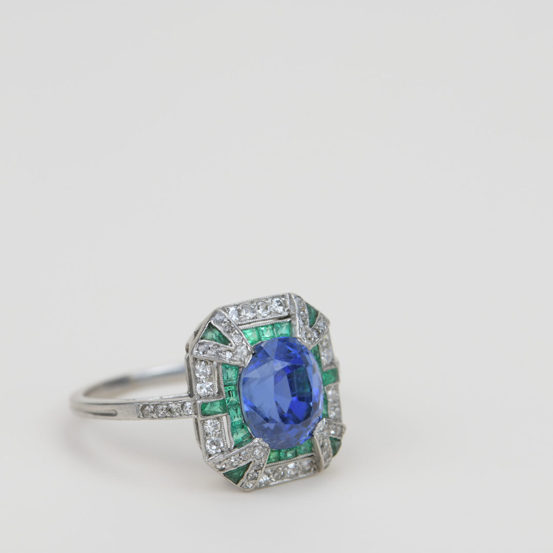 Edwardian Platinum Sapphire Emerald Diamond Ring