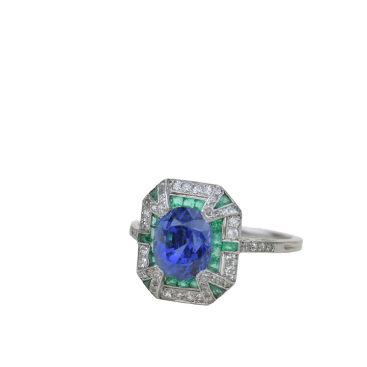 Edwardian Platinum Sapphire Emerald Diamond Ring detail photo