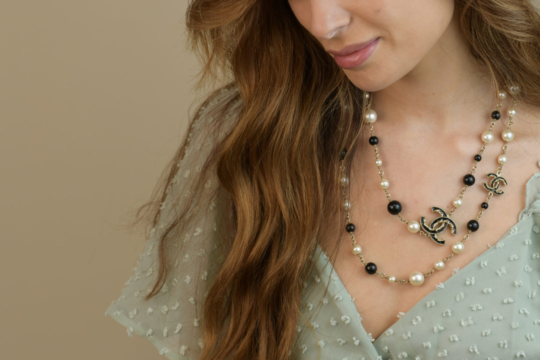 Black pearl chanel necklace Clearance