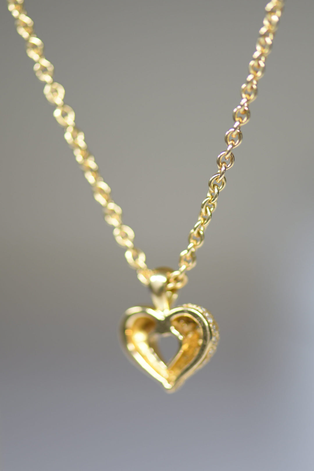 Van Cleef & Arpels 18K Yellow Gold Diamond Heart Pendant Necklace