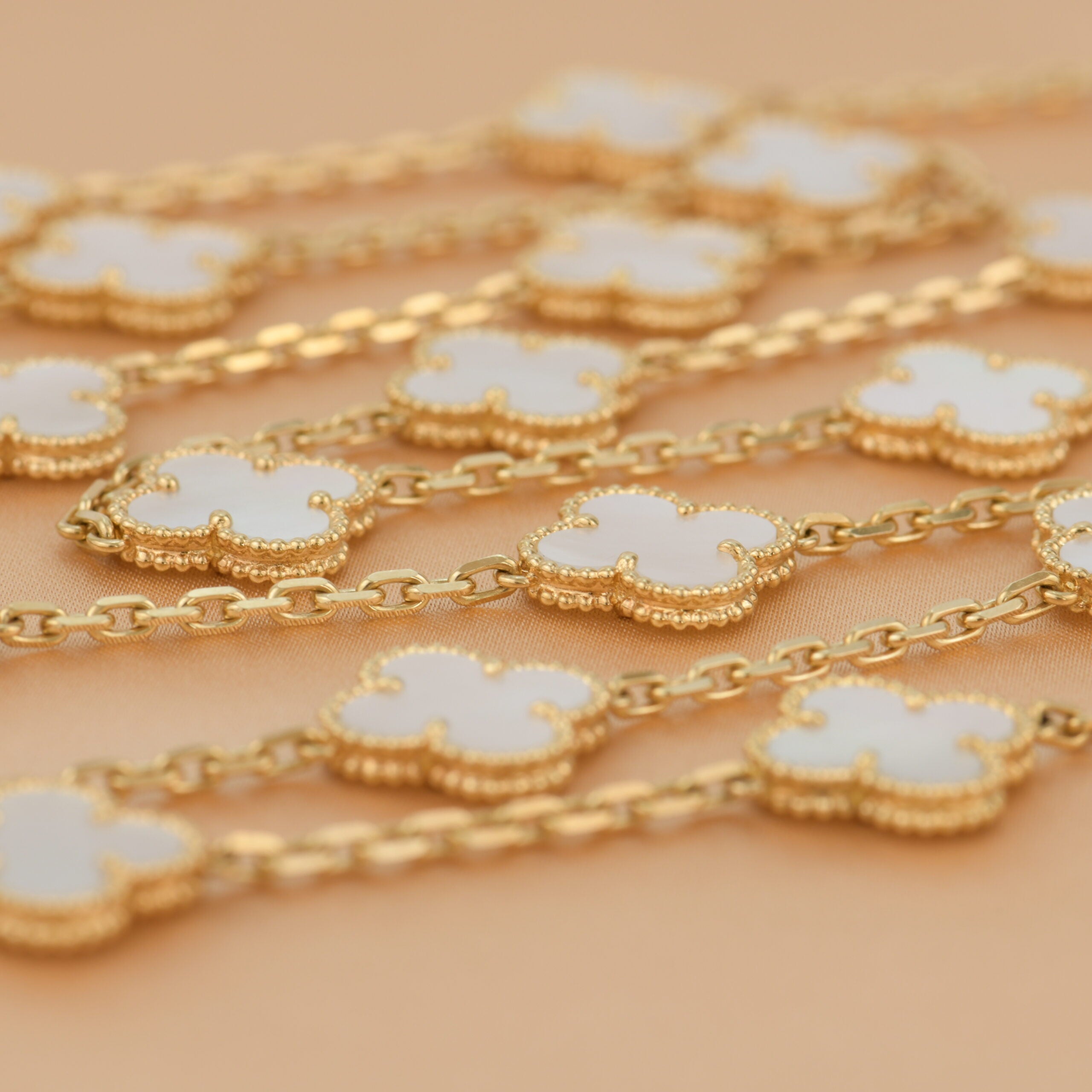 Van Cleef & Arpels Vintage Alhambra 20 Motifs Mother of Pearl Long