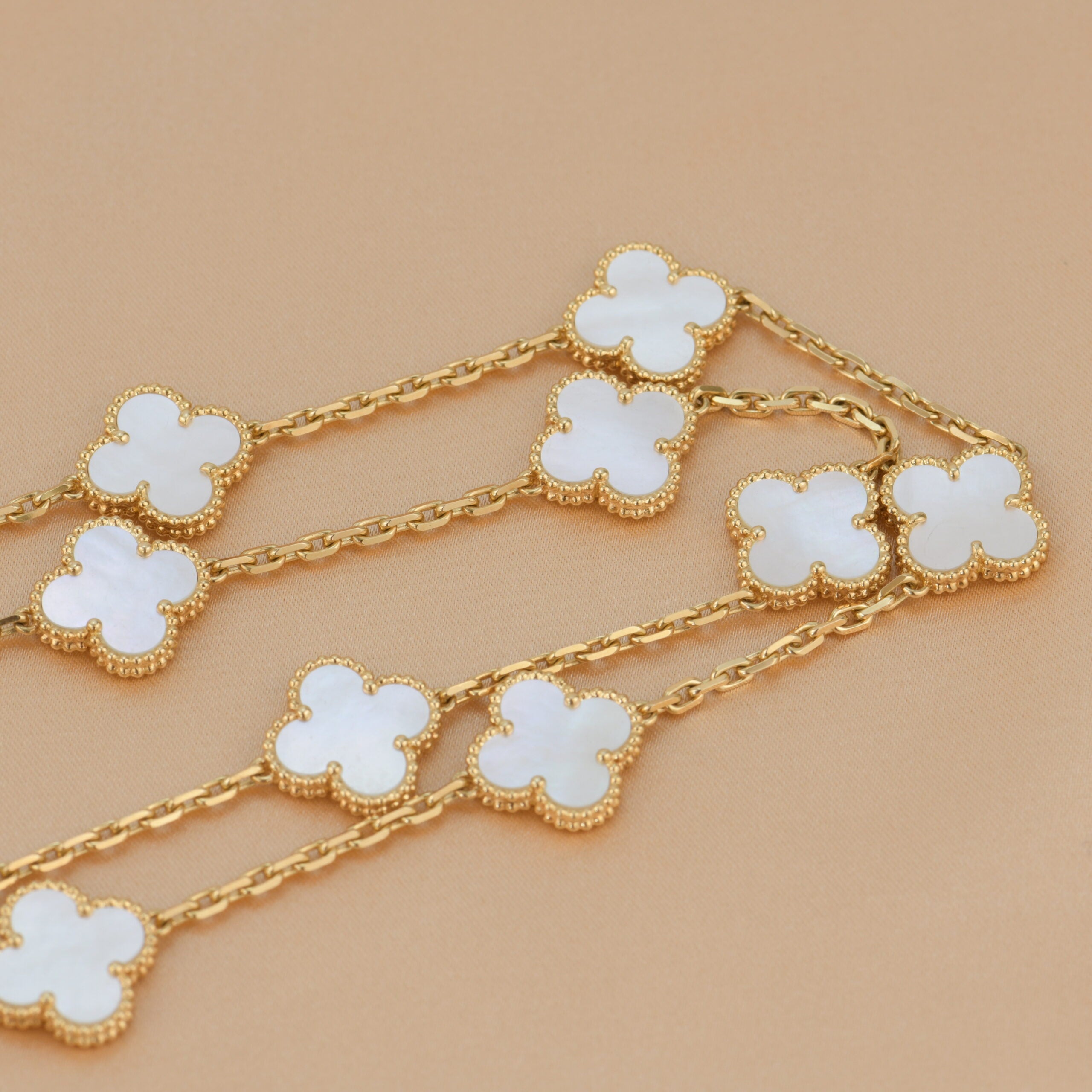 Van Cleef & Arpels Vintage Alhambra 20 Motifs Mother of Pearl Long