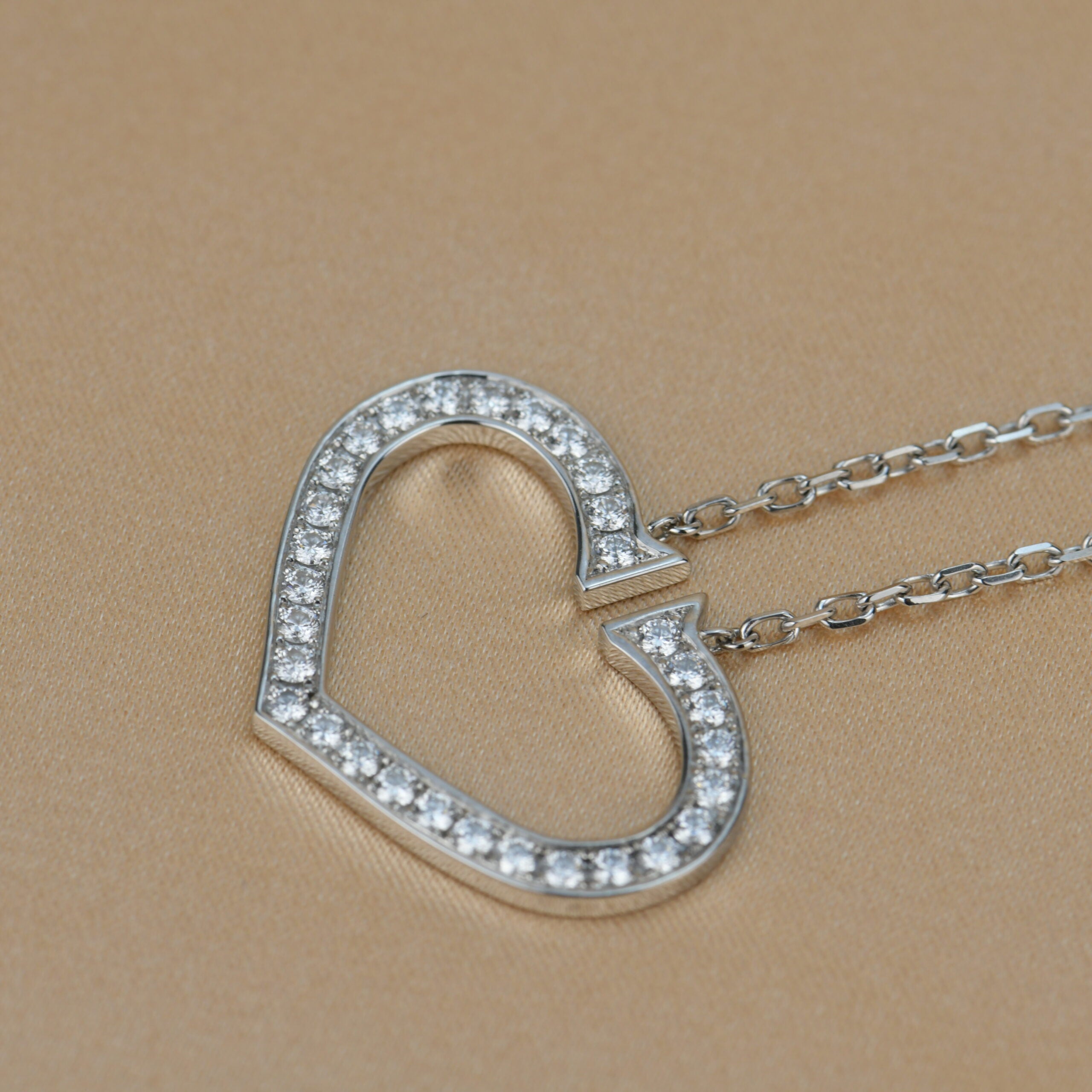 Cartier heart hot sale diamond necklace