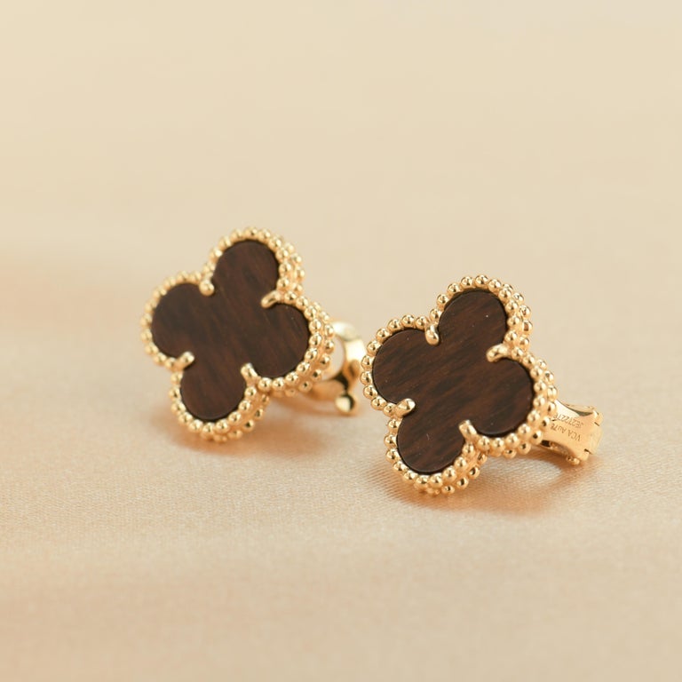 10K Gold Clover Stud Earrings, Four Clover Earrings, Small Earring, Mother  of Pearl Earrings, Birthday Gift for Daughter, Minimalist Jewelry - Etsy