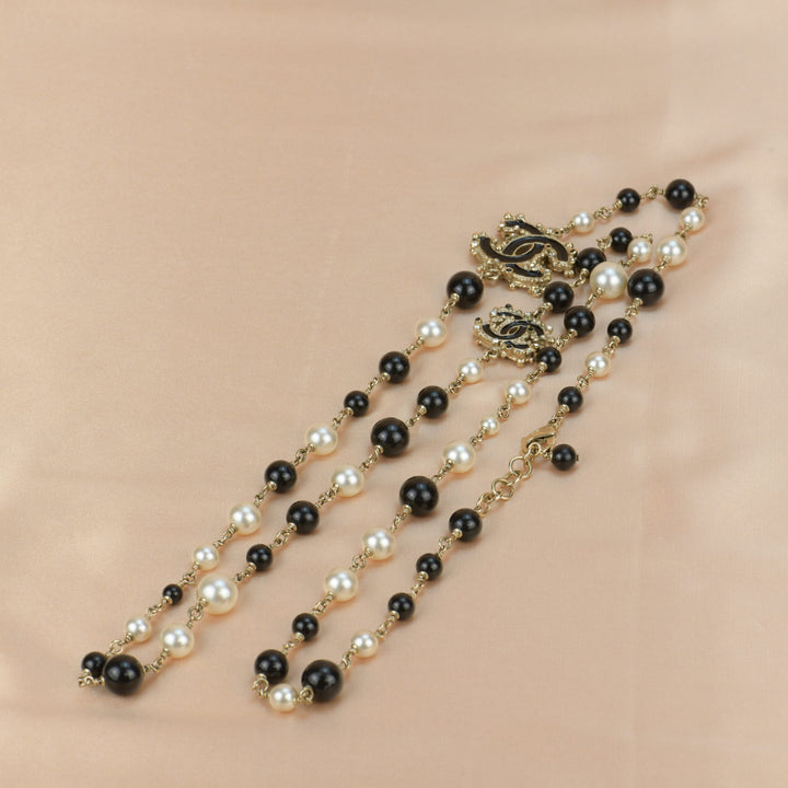 Chanel CC Logo black Onyx And Pearl Long Necklace