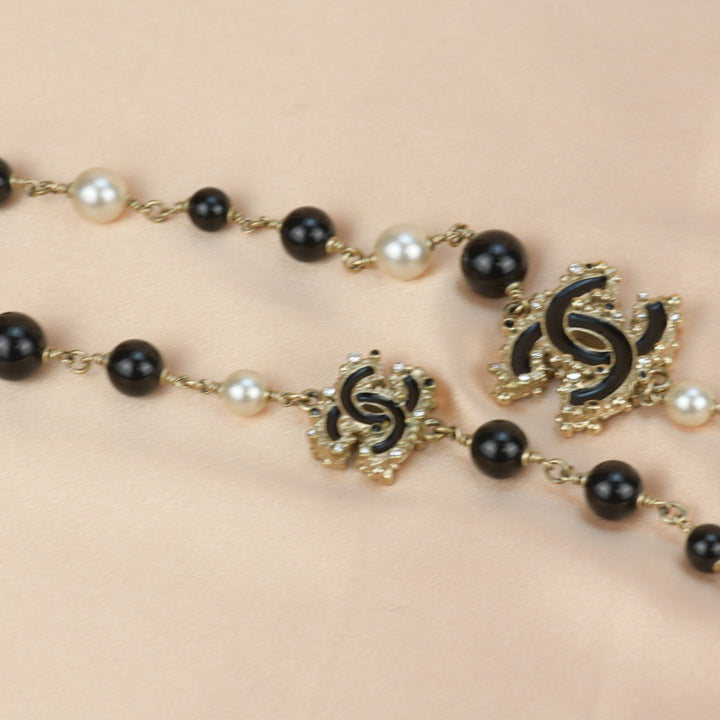 Chanel CC Logo black Onyx And Pearl Long Necklace