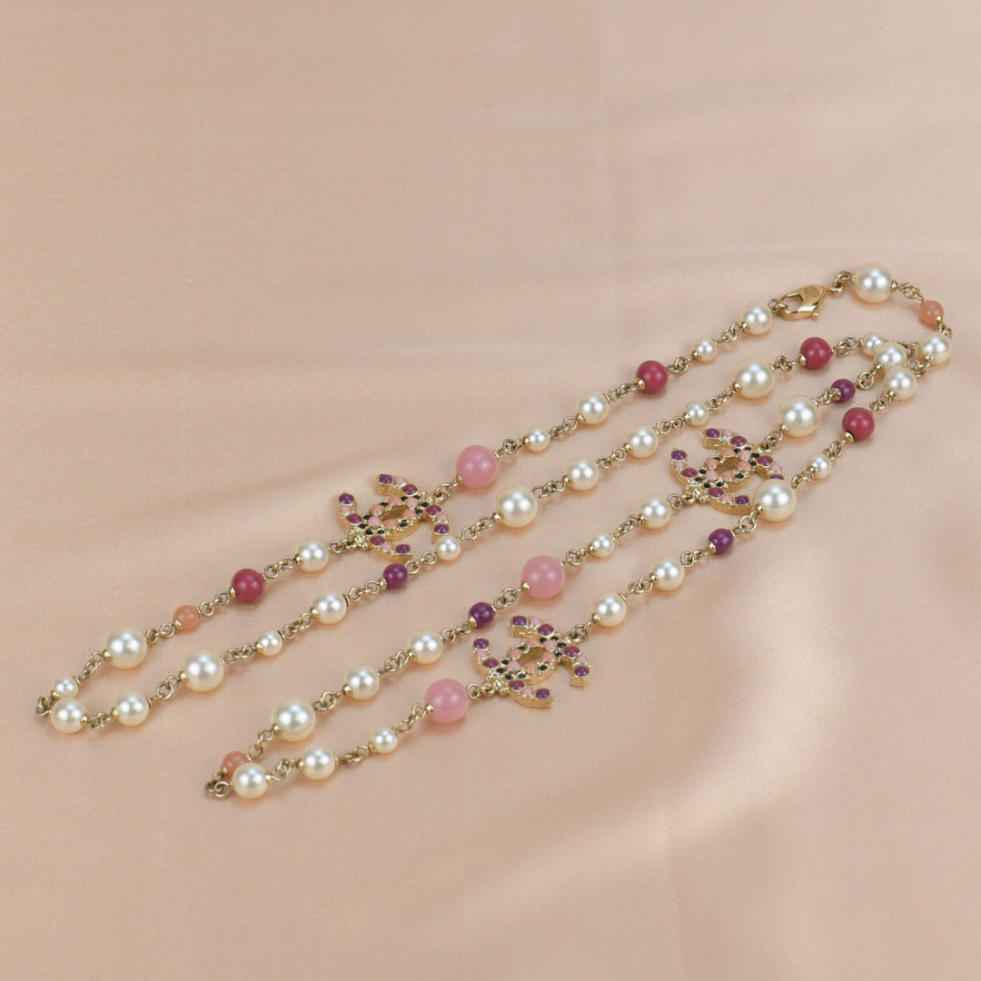 Chanel CC Logo Long Pearl Necklace in Gilt Gold – Dandelion Antiques