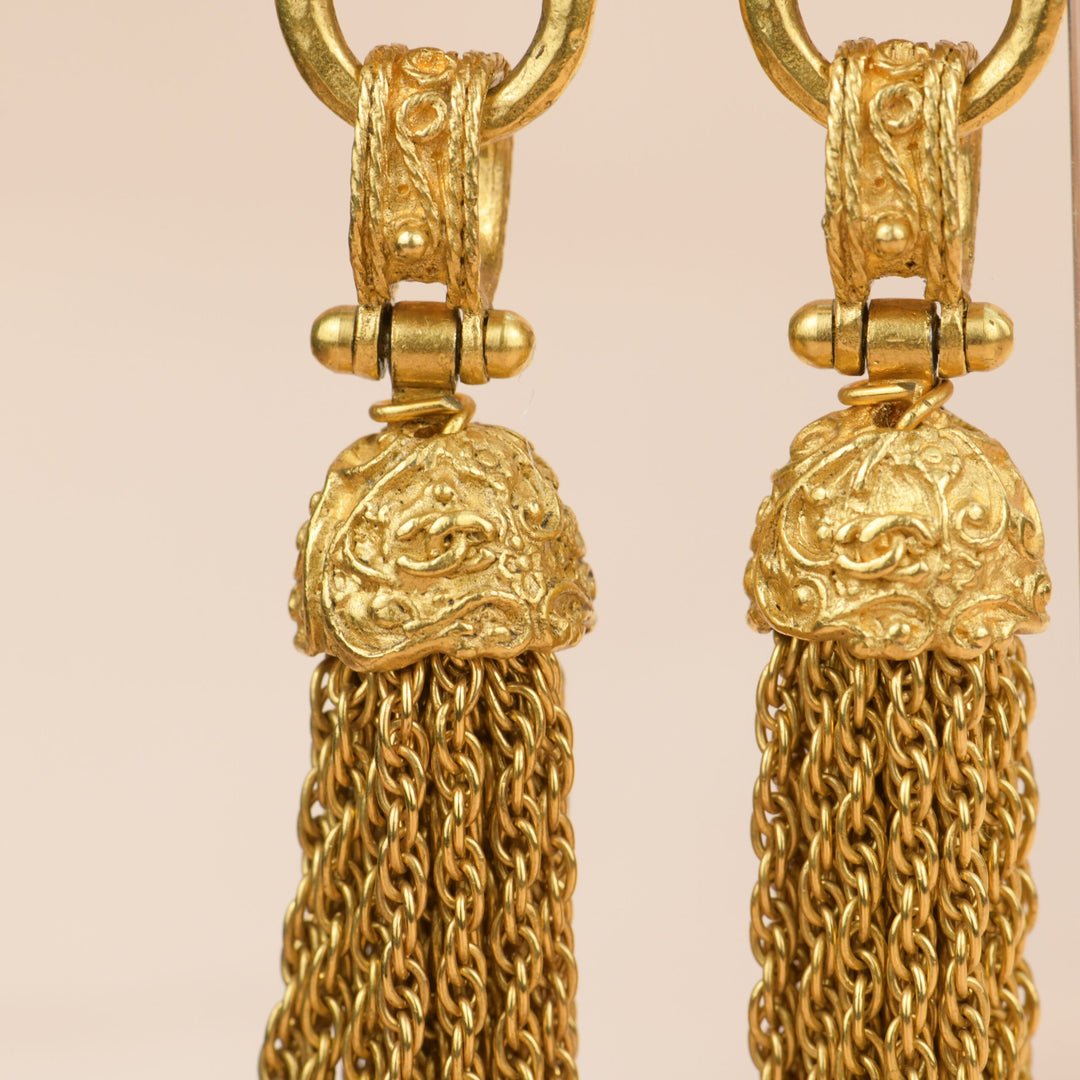 CHANEL Vintage 1994 Pearl Fringe Tassel Dangle GoldClip-On Earrings 