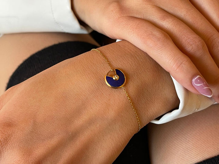 Cartier Amulette de Cartier 18K Yellow Gold Lapis Lazuli Bracelet