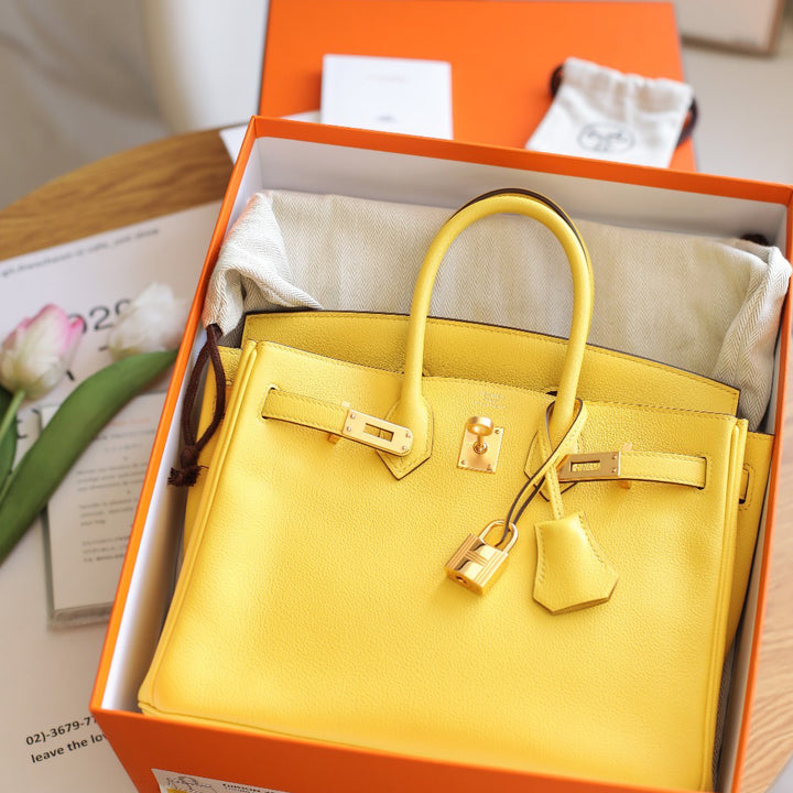 Hermès Birkin 25 Jaune de Naples Taurillon Novillo with Gold Hardware