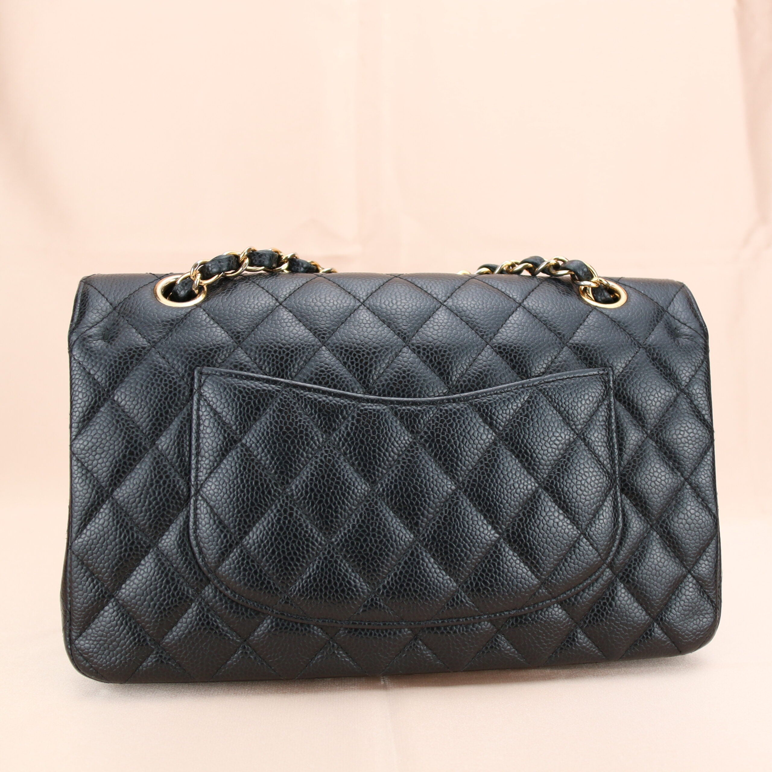 Chanel classic flap best sale bag medium black caviar