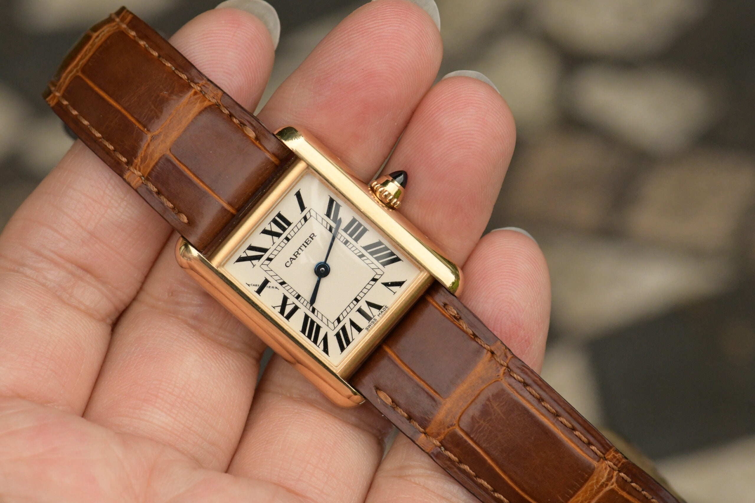 Cartier tank louis 18kt best sale yellow gold