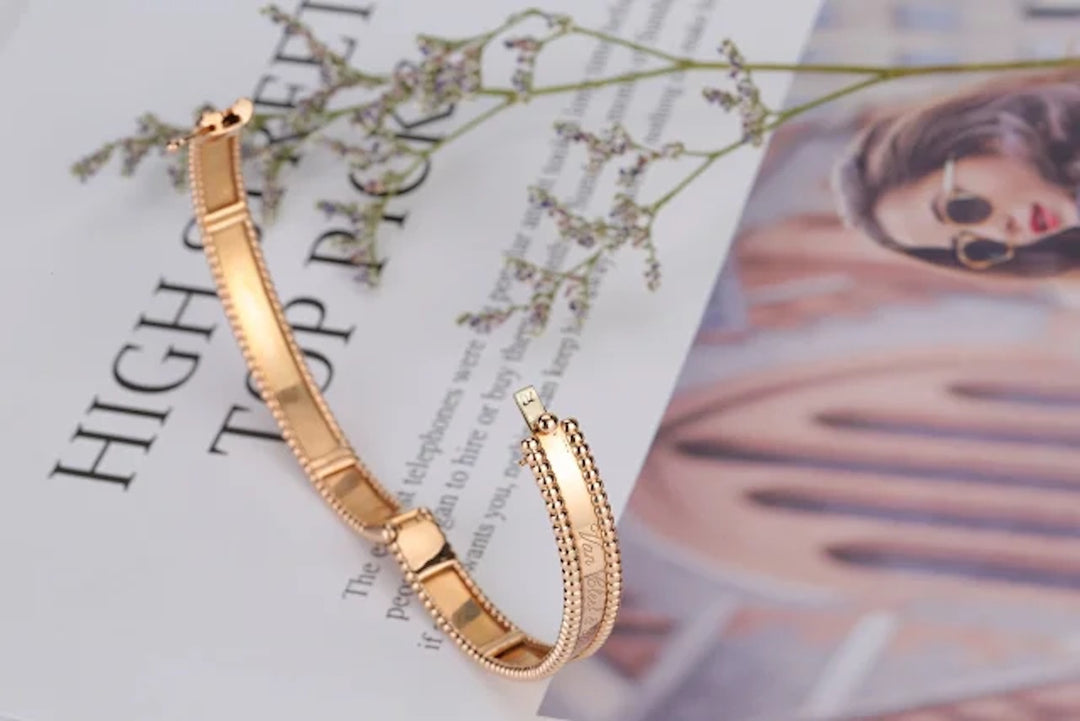 VAN CLEEF & ARPELS  Perlée Bangle Bracelet Medium Size