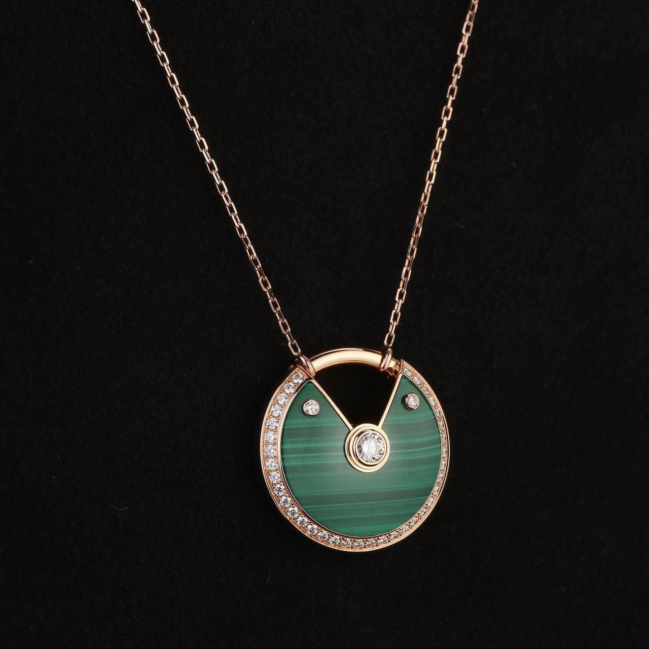 Cartier malachite outlet necklace