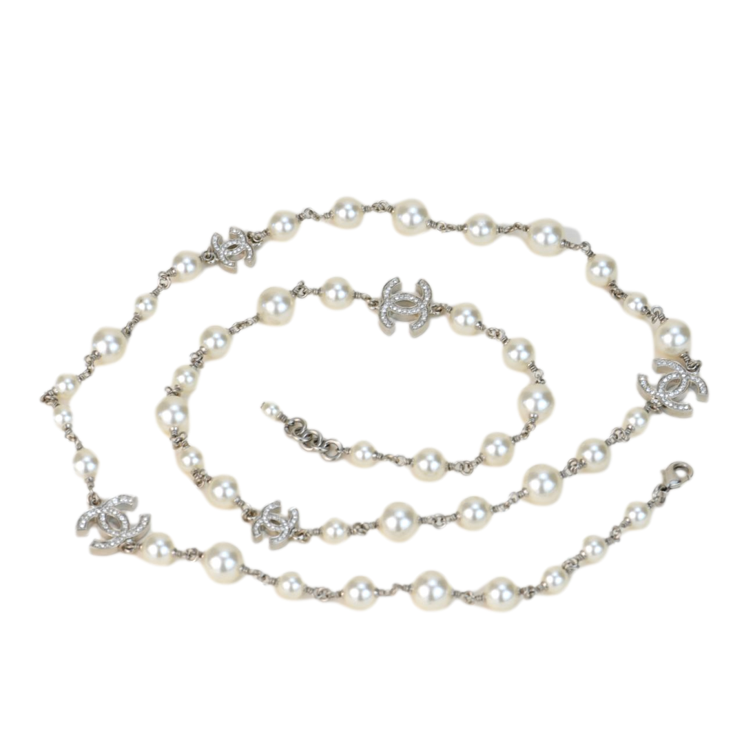 Preowned Chanel Faux Pearl Five CC Logo Necklace 