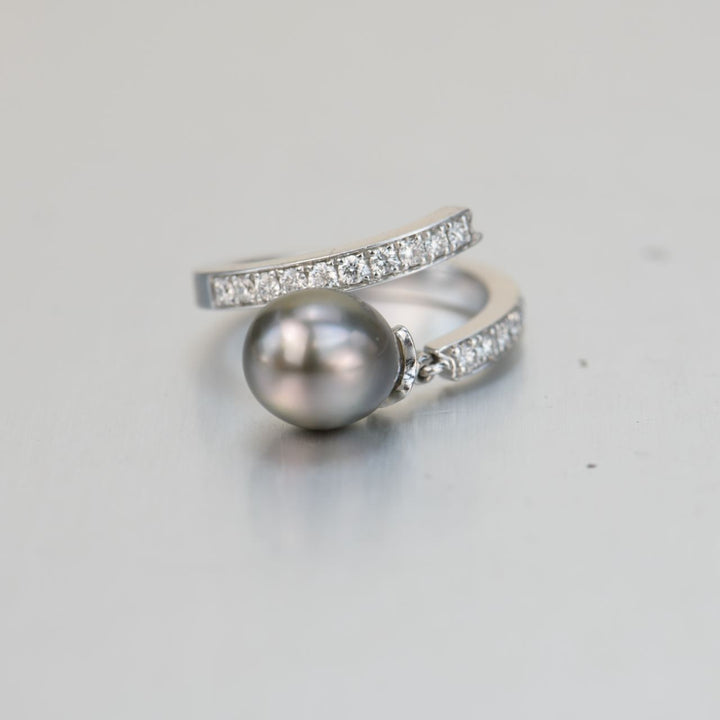 Chaumet 18K White Gold Black Pearl Diamond Ring