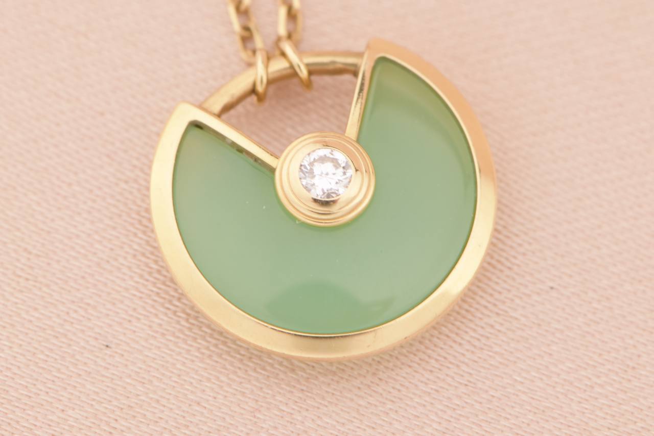 Cartier amulette hotsell necklace green