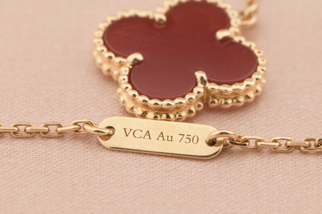 Van Cleef & Arpels Alhambra Carnelian 18 Karat Yellow Gold Pendant Necklace