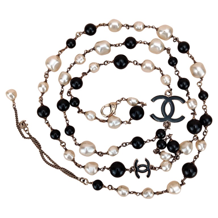 Chanel 2014 CC Black & White Pearl Chain Necklace – Dandelion Antiques