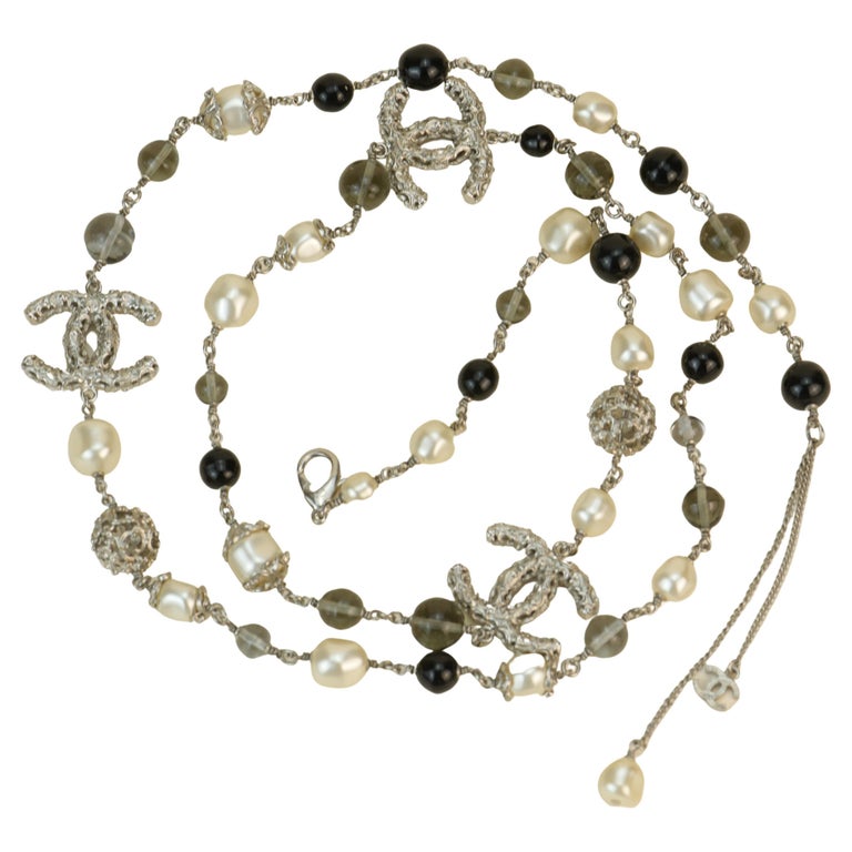 Chanel CC Logo Pearl & Onyx Long Necklace in Gilt Metal – Dandelion Antiques